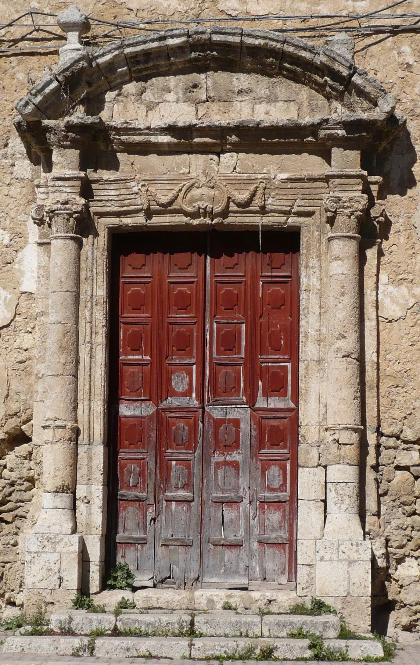 Il portale settecentesco della chiesa di San Giuseppe, a Racalmuto